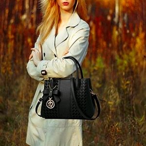 Black cute purse never used